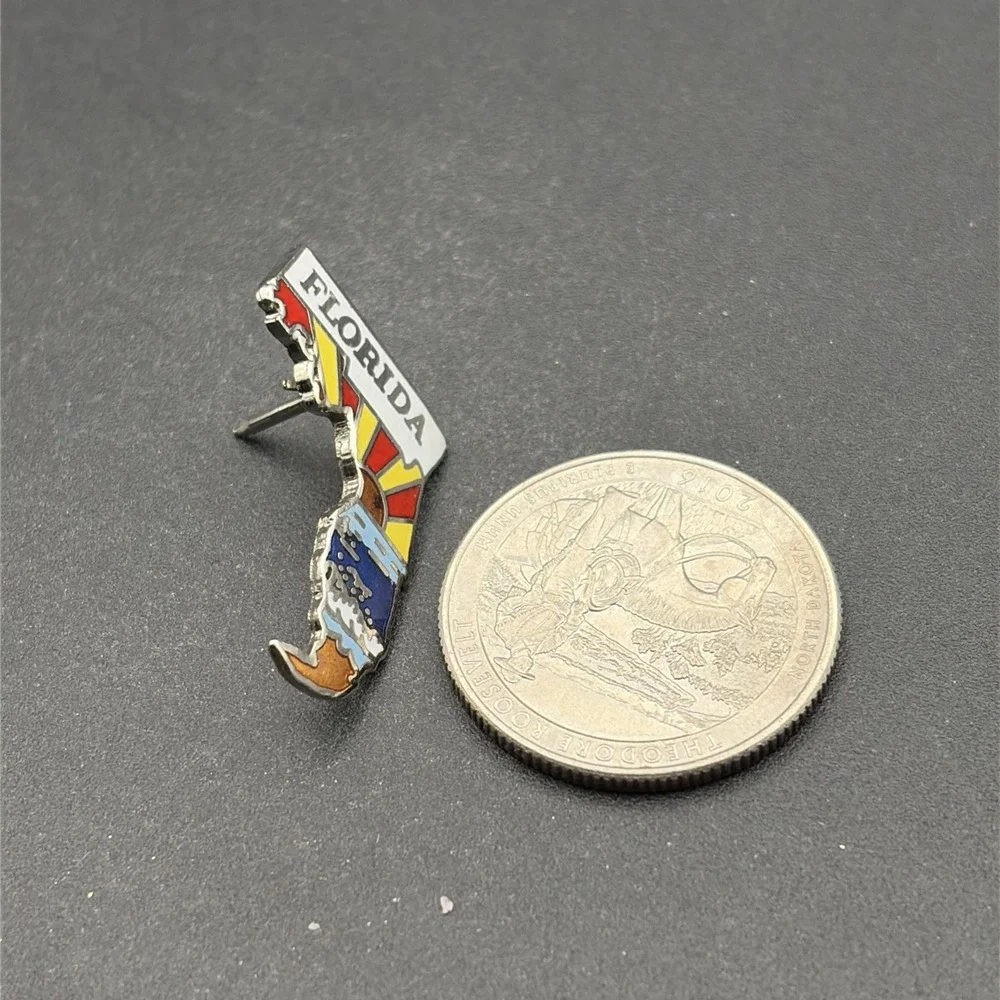 Florida State Outline‎ Lapel Hat Pin